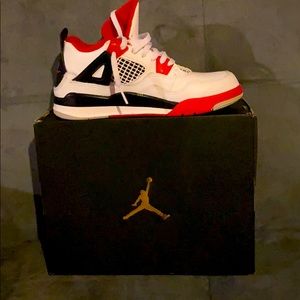 JORDAN 4 RETRO